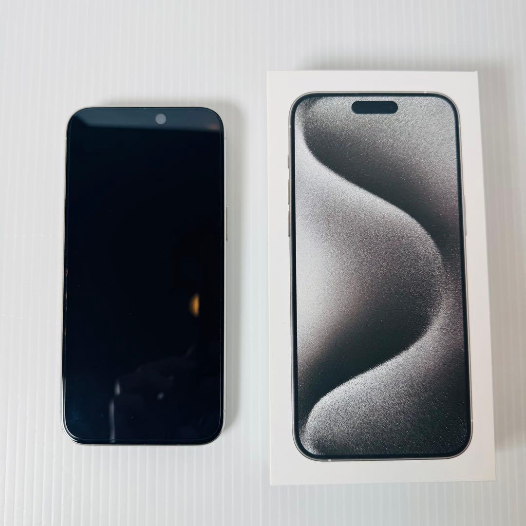 美品 Simフリー AppleiPhone 15 ProMaxホワイトチタニウム iPhone 15 Pro Max 512GB - ホワイトチタニウム（SIMフリー）[整備済